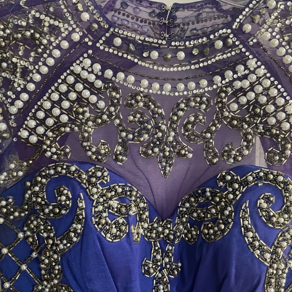 Beautiful Cap sleeve Sequined Royal blue evening gown dress - Picture 3 of 11